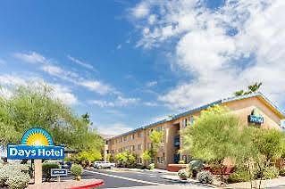 Days Inn Mesa Country Club Bagian luar foto
